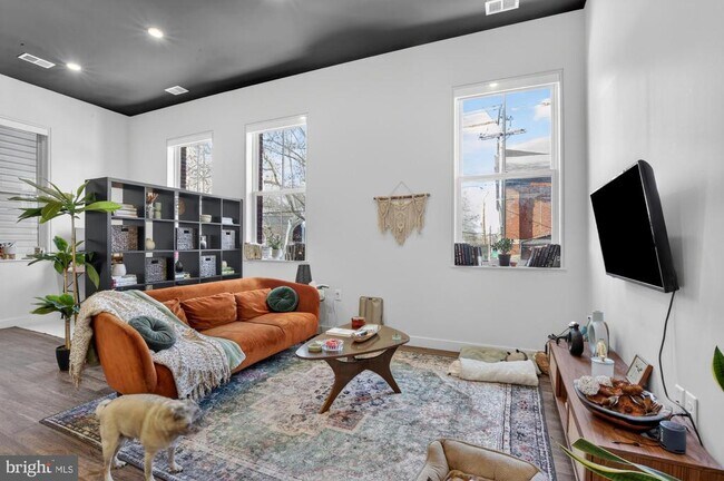 Foto del edificio - 525 N 41st St