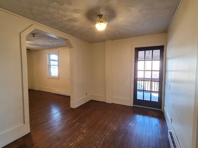 Building Photo - RR&amp;W101