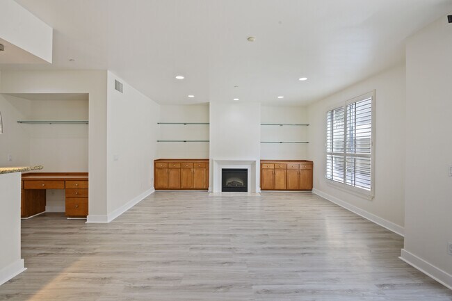 Foto del edificio - 2240 S Beverly Glen Blvd