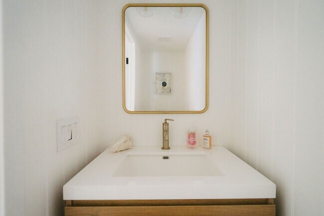 Foto del edificio - 5716 Skyview Way