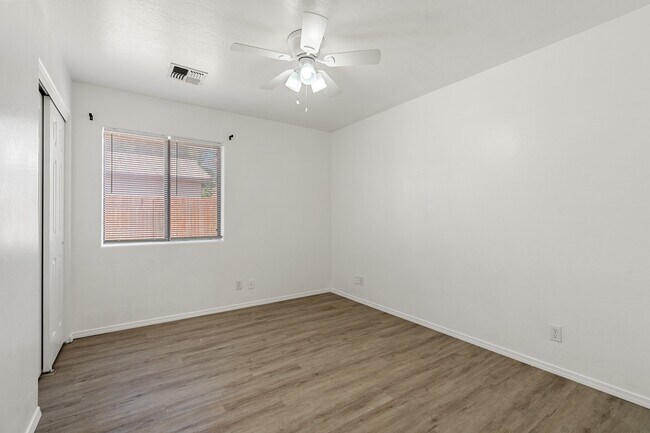 Foto del edificio - 24421 N Diamond Head Ave