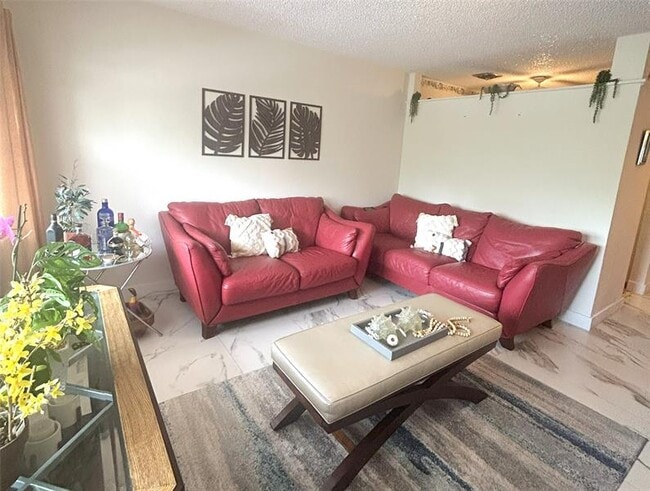 Foto del edificio - 900 SW 10th Terrace
