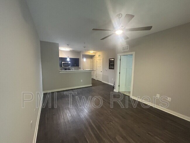 Foto del edificio - 410 Rosedale Ave