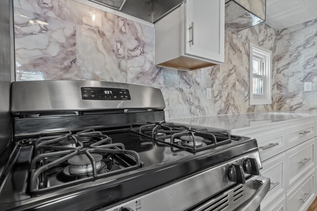 Building Photo - 1935 Maddy Ln