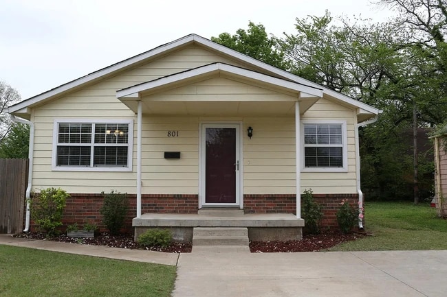 Building Photo - 801 S Hester St