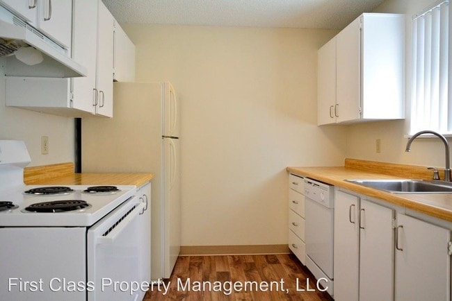 Building Photo - 3600 SW Beaverton Hillsdale Hwy