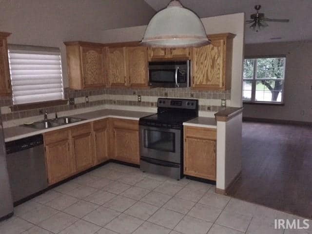 Building Photo - 1615 Lionheart Ln