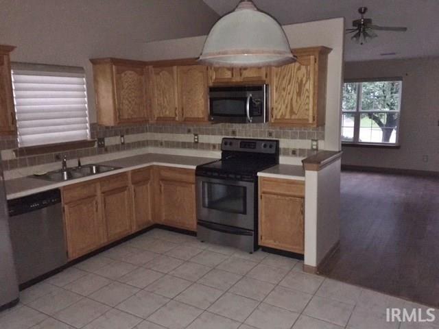 Foto del edificio - 1615 Lionheart Ln