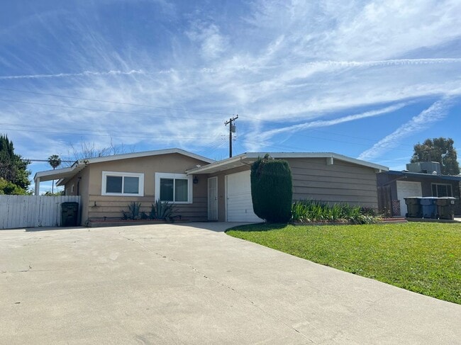 Building Photo - 1728 Larchwood Ave