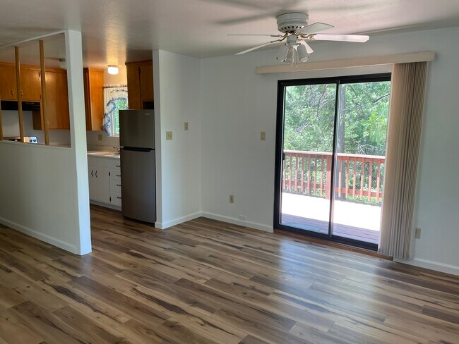 Building Photo - 20695 Parkside Ln