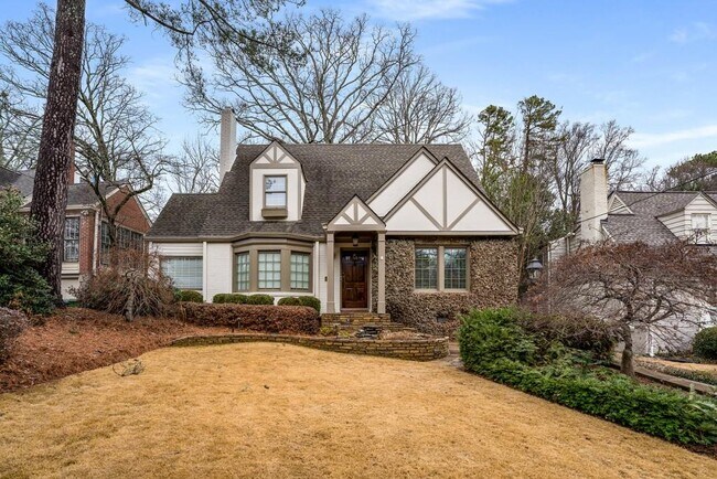 Foto del edificio - 2896 N Hills Dr NE