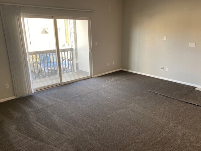 Foto del edificio - 6310 Oak St