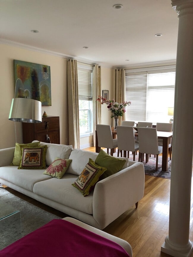 Foto del edificio - 3 Bedroom 2.5 Bath Townhouse in New Rochelle