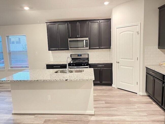 Building Photo - 1629 Dubiel Dr
