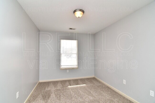 Foto del edificio - 304 Keeneland Dr