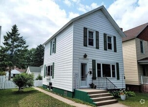 Building Photo - 606 16th St S