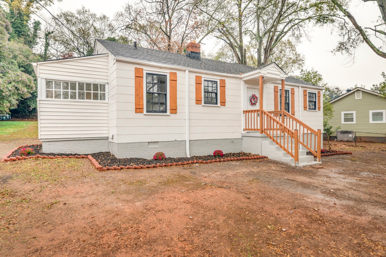 Photo - 107 S Estate Dr (Greenville, SC)