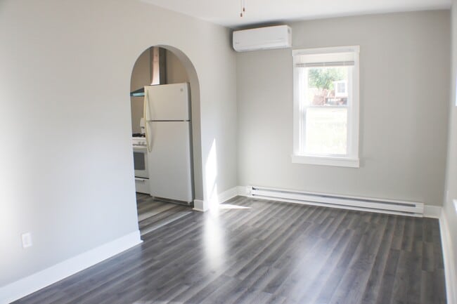 Building Photo - 2218 N Northcrest Dr
