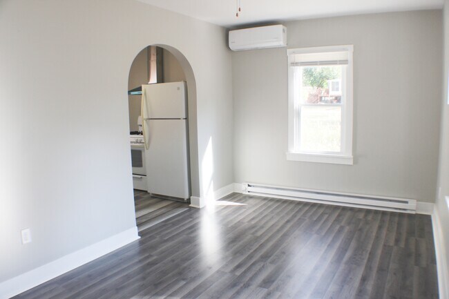 Foto del edificio - 2218 N Northcrest Dr