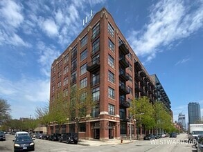 Building Photo - 1250 W Van Buren St