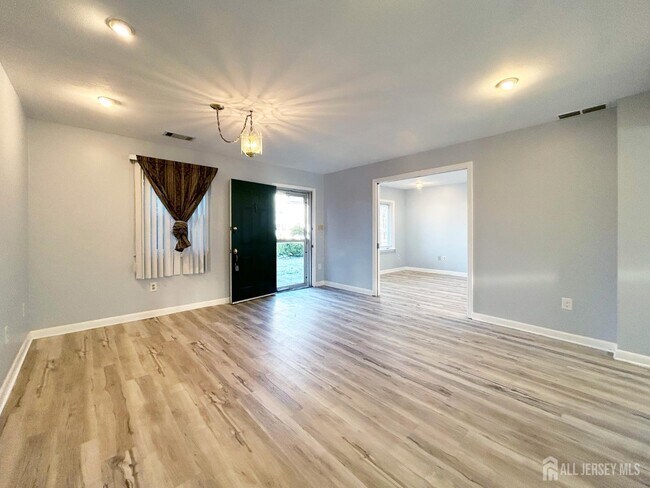 Foto del edificio - 122 Vineyard Rd