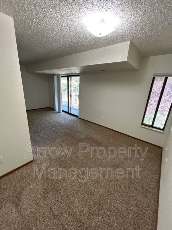 Building Photo - 205 E Arbor Ave