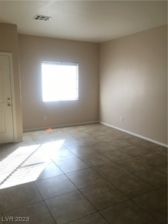 Building Photo - 2932 E Tilten Kilt Ave