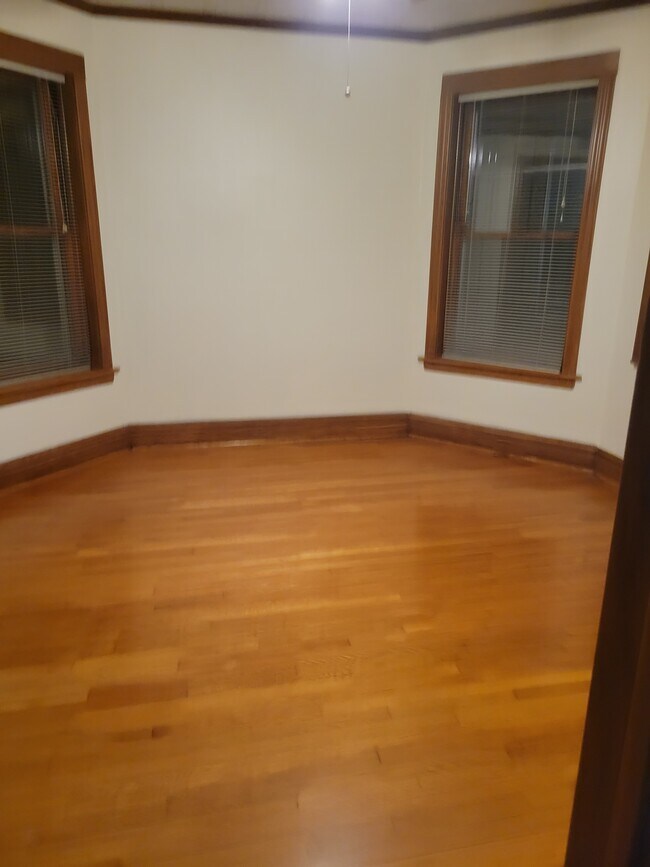 Dining room - 3840 N Damen Ave