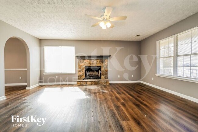 Foto del edificio - 4220 Willow Springs Dr