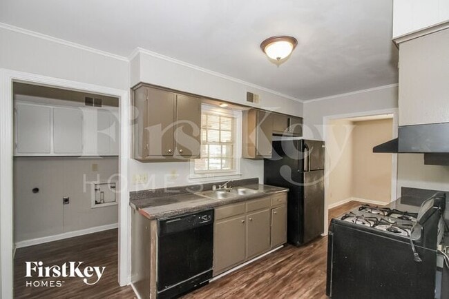 Foto del edificio - 2036 St James Dr