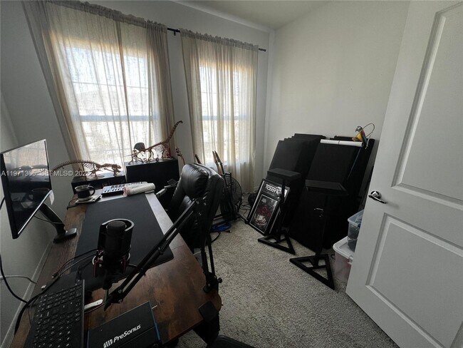 Building Photo - 6140 Planta LN