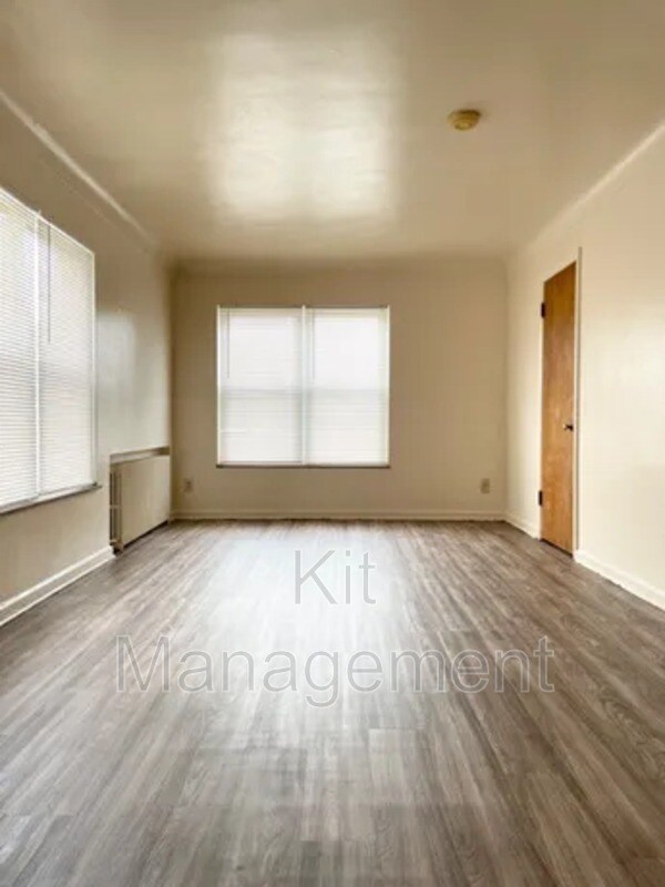 Foto del edificio - Charming 1-Bedroom Near University District – Cozy, Affordable Living on Douglas Rd