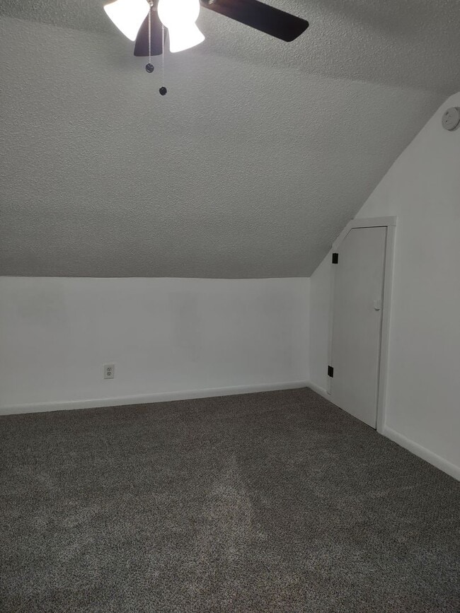 Building Photo - 4 Bed 2 Bath house in Muskegon
