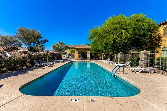 Foto del edificio - 2250 E Deer Valley Dr