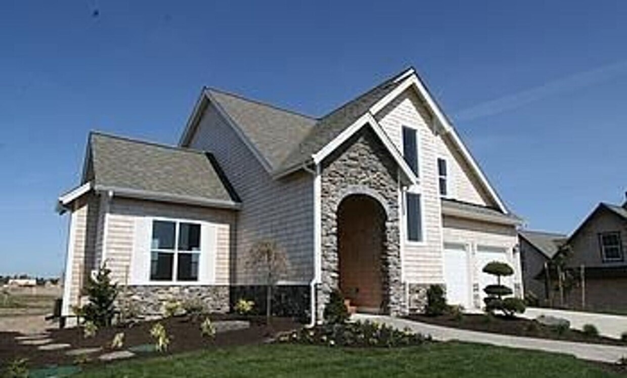 Primary Photo - Beautiful Home in The Reserve