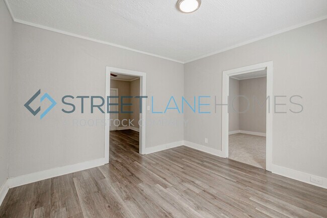 Building Photo - Charming 3 Bedroom in LaGrange!