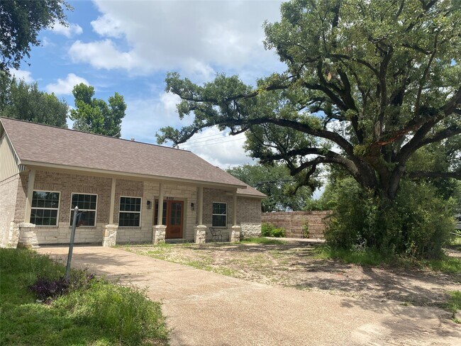 Foto del edificio - 8502 Alcott Dr