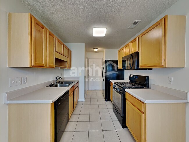 Building Photo - 3100 Marcony Way