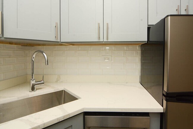 Foto del edificio - 501 W Belmont Ave