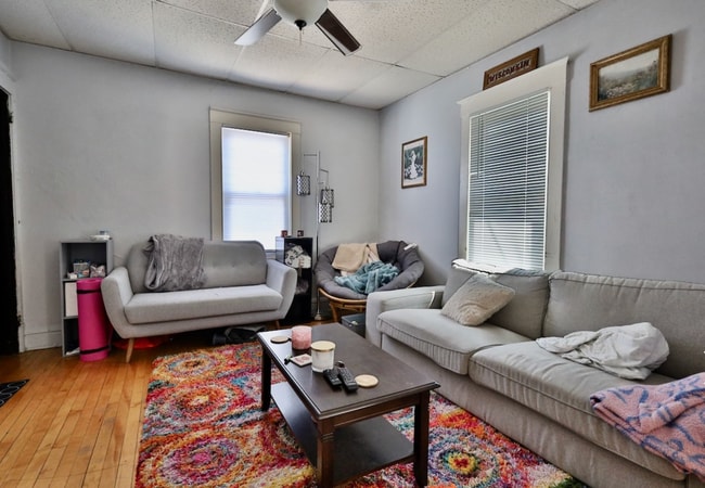 Building Photo - 554 W Mifflin St