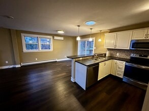 Building Photo - 109 Thistle St