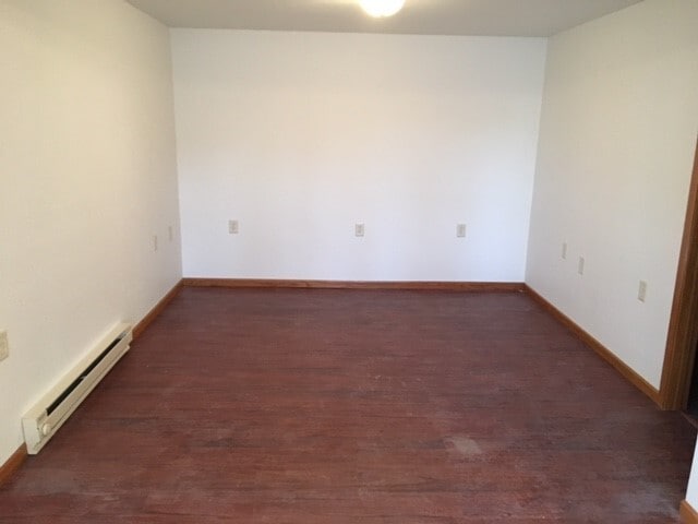 Building Photo - 606 N Main St