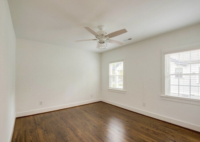 Foto del edificio - Renovated Midwood Bungalow