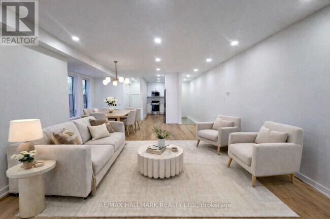 Building Photo - 592 Danforth Rd