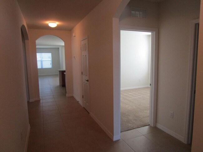 Foto del edificio - 913 SW 10th Pl