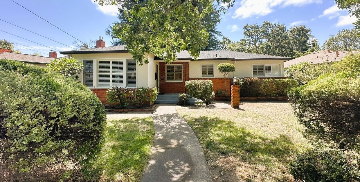 Primary Photo - 1218 Spencer Ave