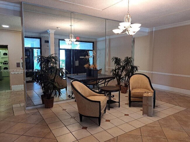 Foto del edificio - 500 Executive Center Dr