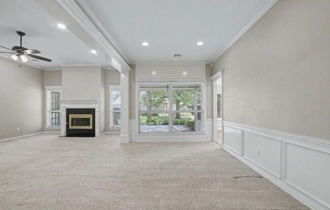 Foto del edificio - 412 N Forest Ridge Blvd