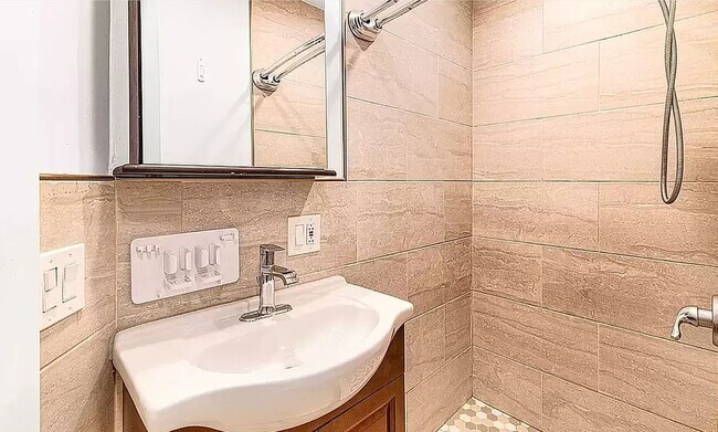 Foto del edificio - 450 W 46th St