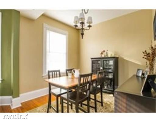 Building Photo - 444 E 8th St